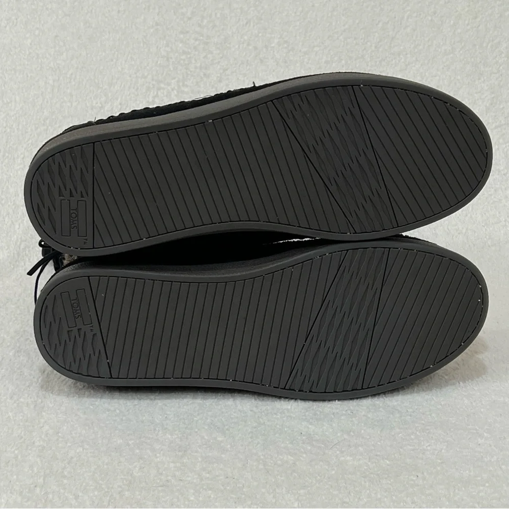 TOMS Nepal Black Suede Faux Fur Moccasin Boot Size 10